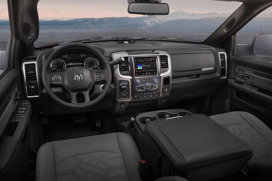 Торпедо Dodge Ram 2500 Power Wagon Crew Cab 2017 года  (фото 4 из 30)